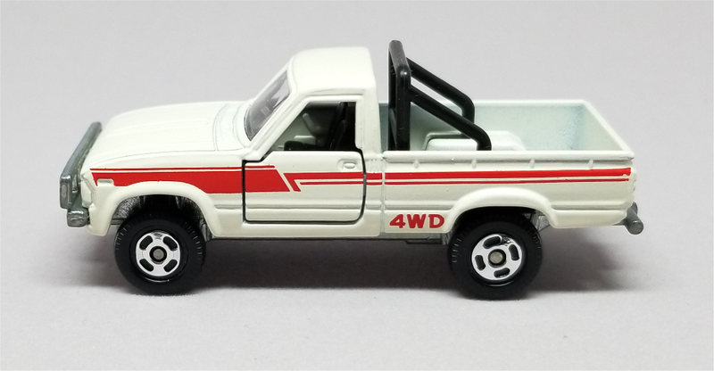 Illustration for article titled Radcast 2018: Tomica Toyota Hilux 4WD